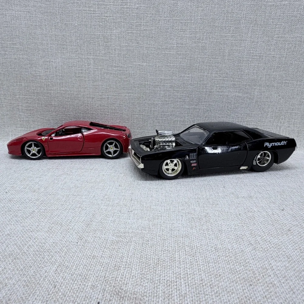 Jada 1970 Plymouth Hemi Cuda & Maisto Ferrari 458 Italia 1/24 Diecast Car Lot